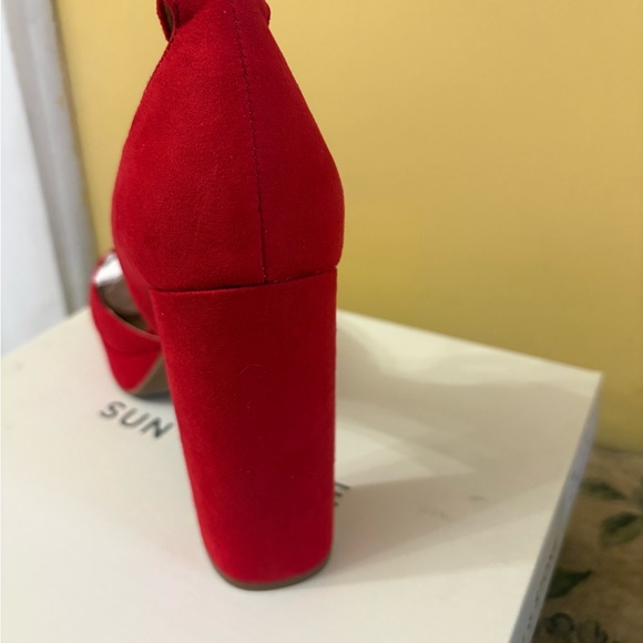 Sun & Stone Red Open-Toe Women’s Heel - Picture 4 of 11